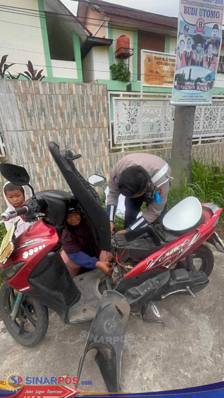 Pemandangan menyejukkan mewarnai kesibukan arus lalu lintas pagi di Kota Lubuk Linggau
