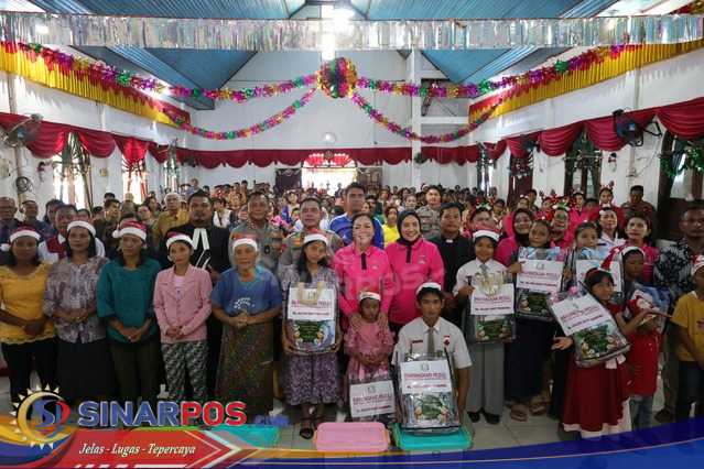 Kapolda Sumut Rayakan Natal Bersama Pengungsi Korban Bencana Alam di Tapteng, Hadirkan Penghiburan dan Harapan