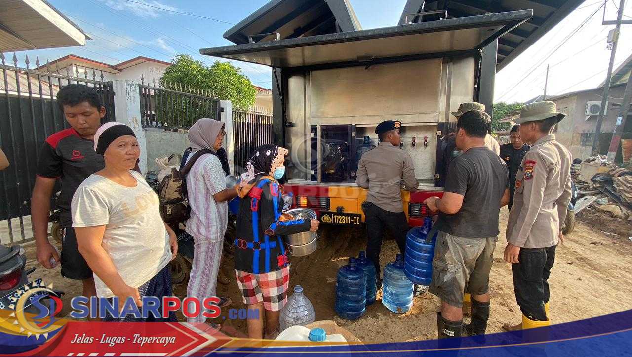 Air Bersih Didistribusikan, Polda Sumut Bantu Pulihkan Kondisi Masyarakat Tapteng