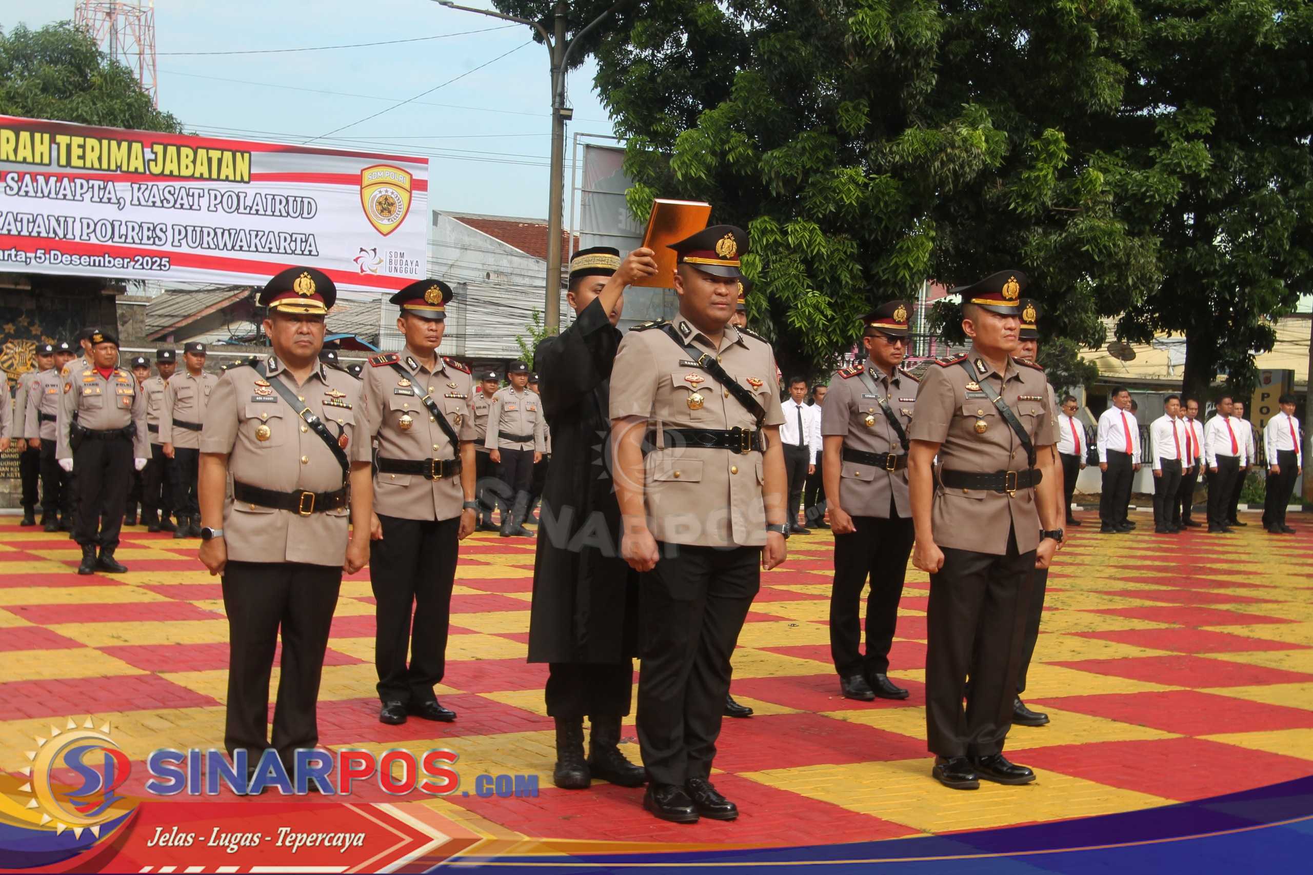 Polres Purwakarta Gelar Sertijab, Jabatan Kabag, Kasat dan Kapolsek Berganti Polres Purwakarta Gelar Sertijab, Jabatan Kabag, Kasat dan Kapolsek Berganti