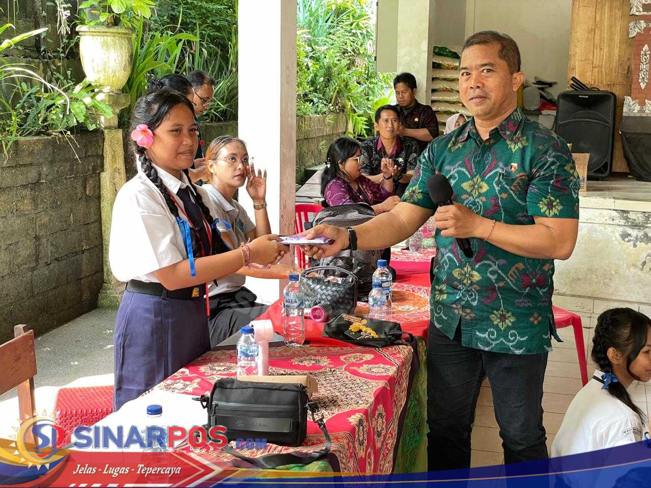 Program Jumat Curhat, Ditnarkoba Polda Bali memberikan Arahan Pencegahan dan Penegakan hukum dampak bahaya Narkoba di Wilayah Polda Bali