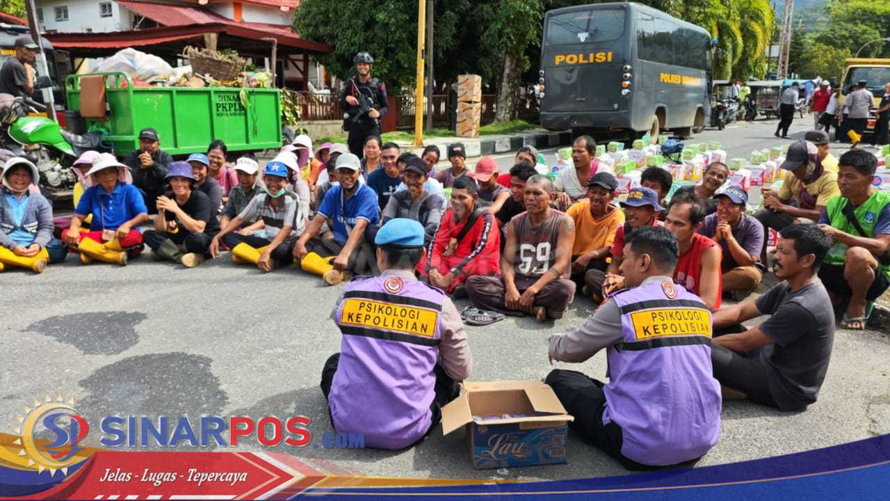 Pemberian Bantuan dan Trauma Healing bagi Korban Banjir dan Tanah Longsor di Sibolga