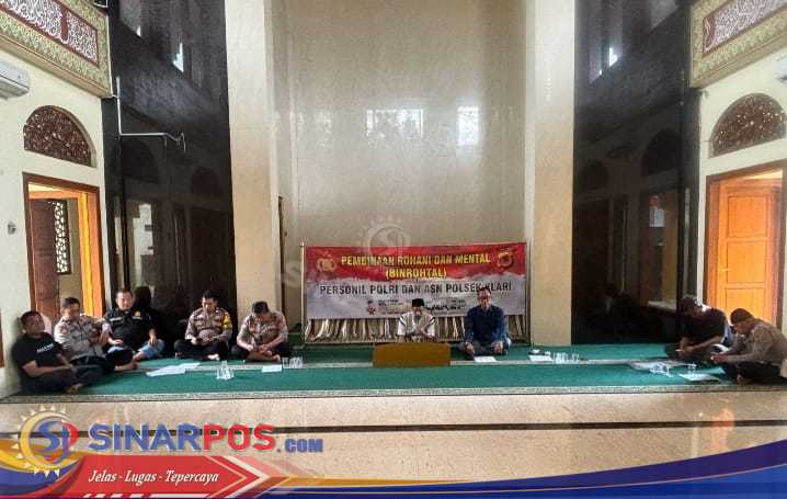 Polsek Klari Gelar Binrohtal: Tingkatkan Ketaqwaan dan Kepedulian Personel
