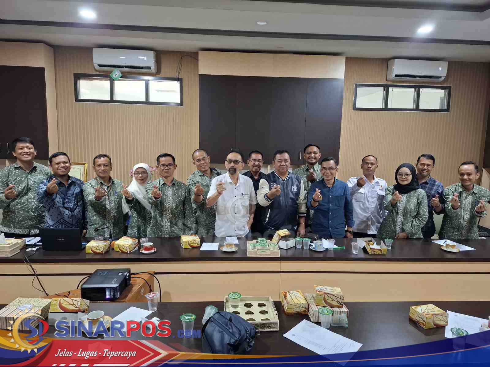 Disnakertrans Gelar Rapat PLENO Dewan Pengupahan Kabupaten Garut
