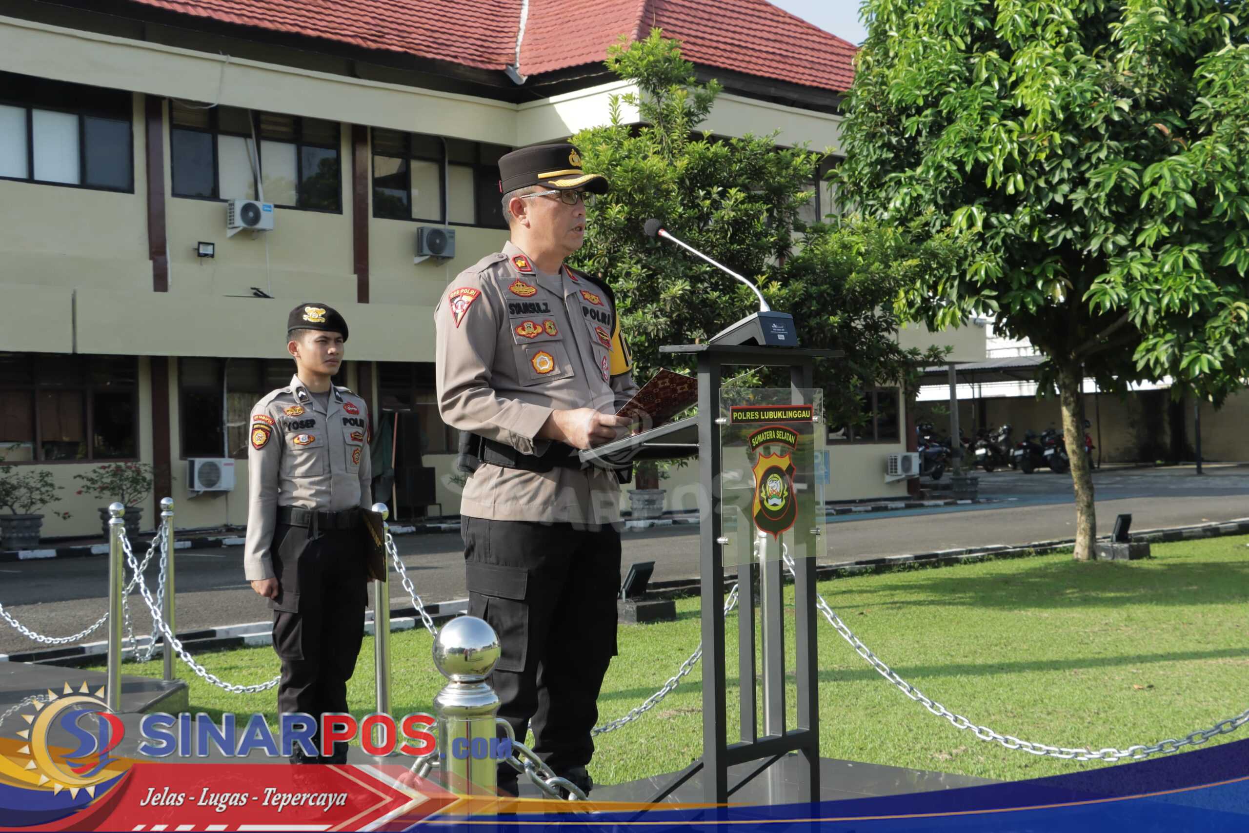 Upacara ini dipimpin oleh Wakapolres Lubuk Linggau, Kompol M. Syamsul