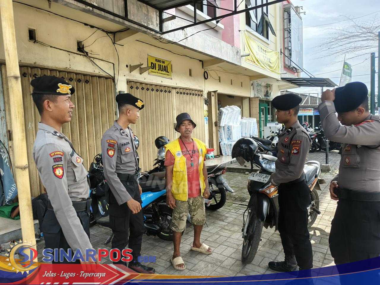 Intensifkan Pelayanan Kamtibmas pada Ops Lilin Rinjani 2025, Dit Samapta Polda NTB Laksanakan Patroli di Kawasan Publik