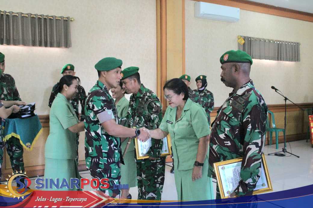 Acara Penghargaan Pensiun & Pindah Satuan Personel Kodim 1611/Badung Dilaksanakan di Aula Makodim