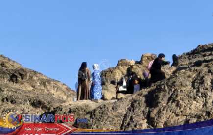 Ziarah Goa Sajdah, Jejak Sujud Panjang Rasulullah ﷺ di Jabal Sila’ Ziarah Goa Sajdah, Jejak Sujud Panjang Rasulullah ﷺ di Jabal Sila’