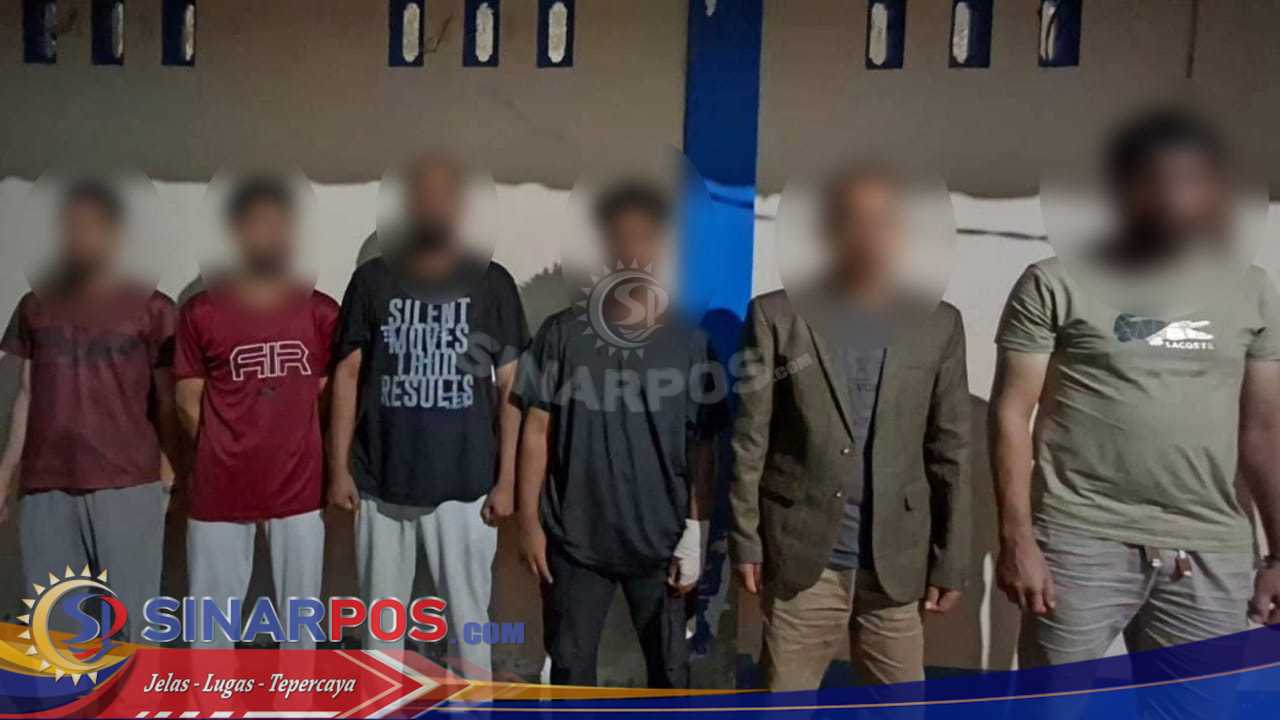 Singgah di Pulau Maringkik, 6 Orang Imigran Gelap Ditangkap Polisi dan diserahkan ke Imigrasi.