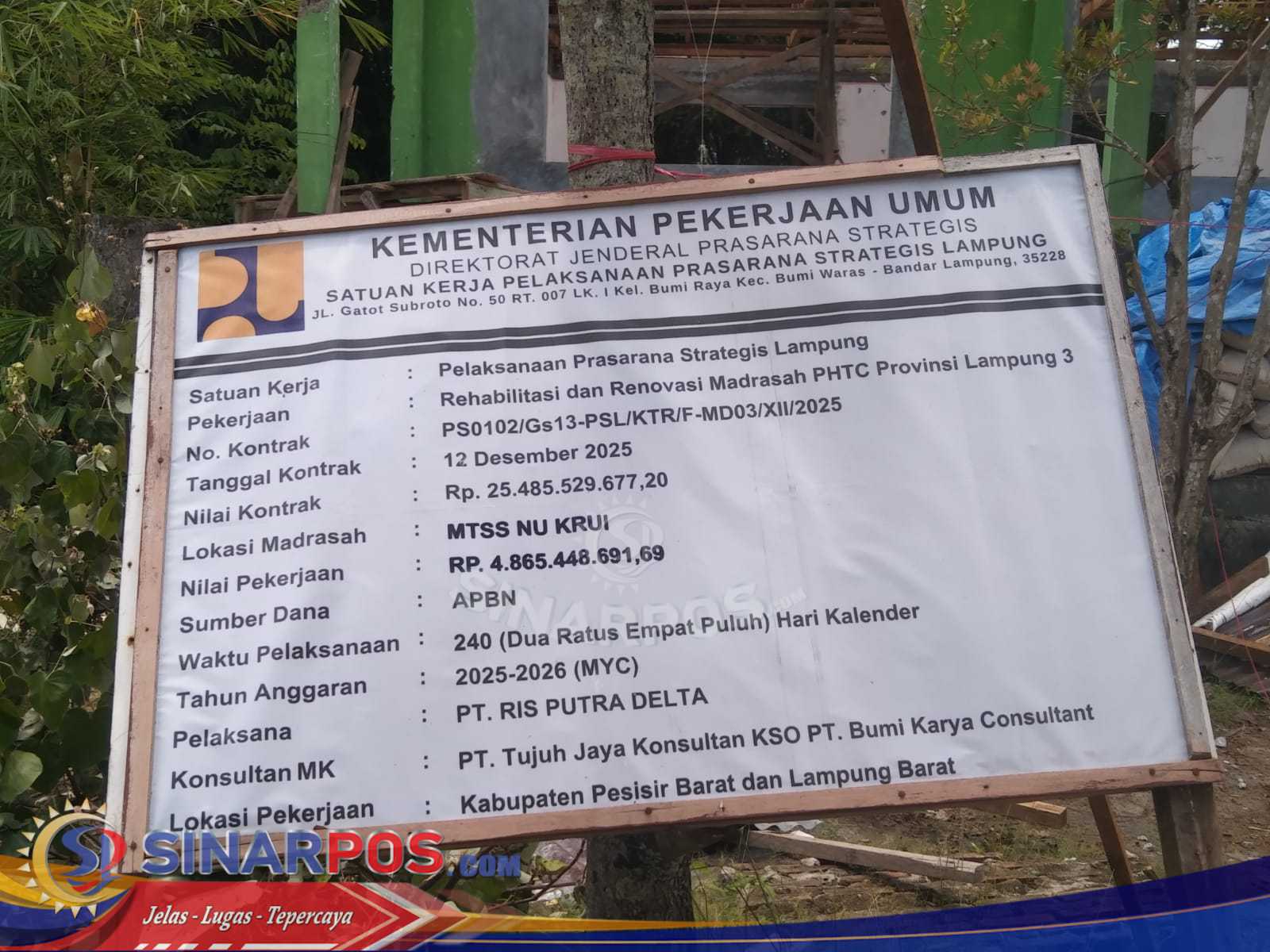 Proyek Milyaran Rehabilitasi dan Renovasi Madrasah MTSS NU Krui Diduga Abaikan Kualitas Dan Diduga Asal Jadi
