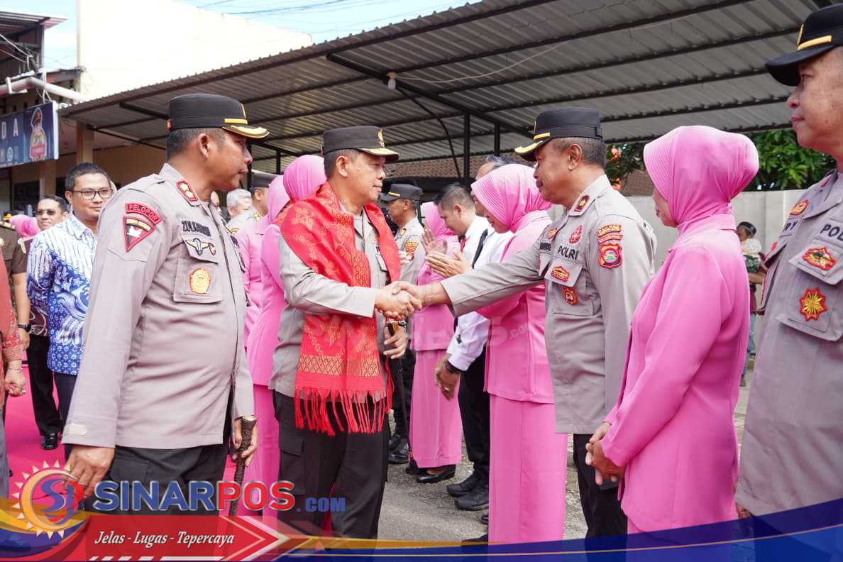 Kapolda NTB Tinjau Asrama dan Serahkan Bansos Saat Kunjungan ke Sumbawa Barat
