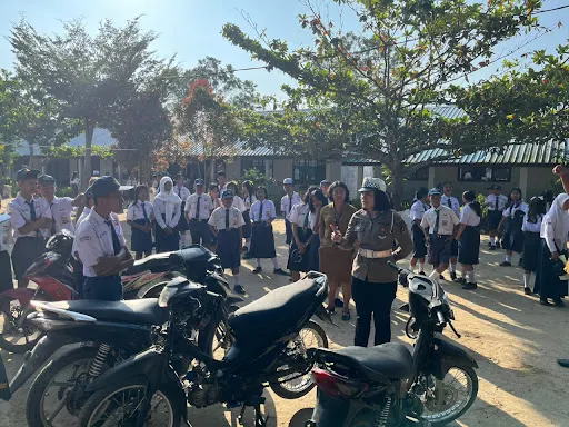 Satlantas Polres Toba Ajak Pelajar Jauhi Narkoba, Balap Liar dan Knalpot Brong Satlantas Polres Toba Ajak Pelajar Jauhi Narkoba, Balap Liar dan Knalpot Brong