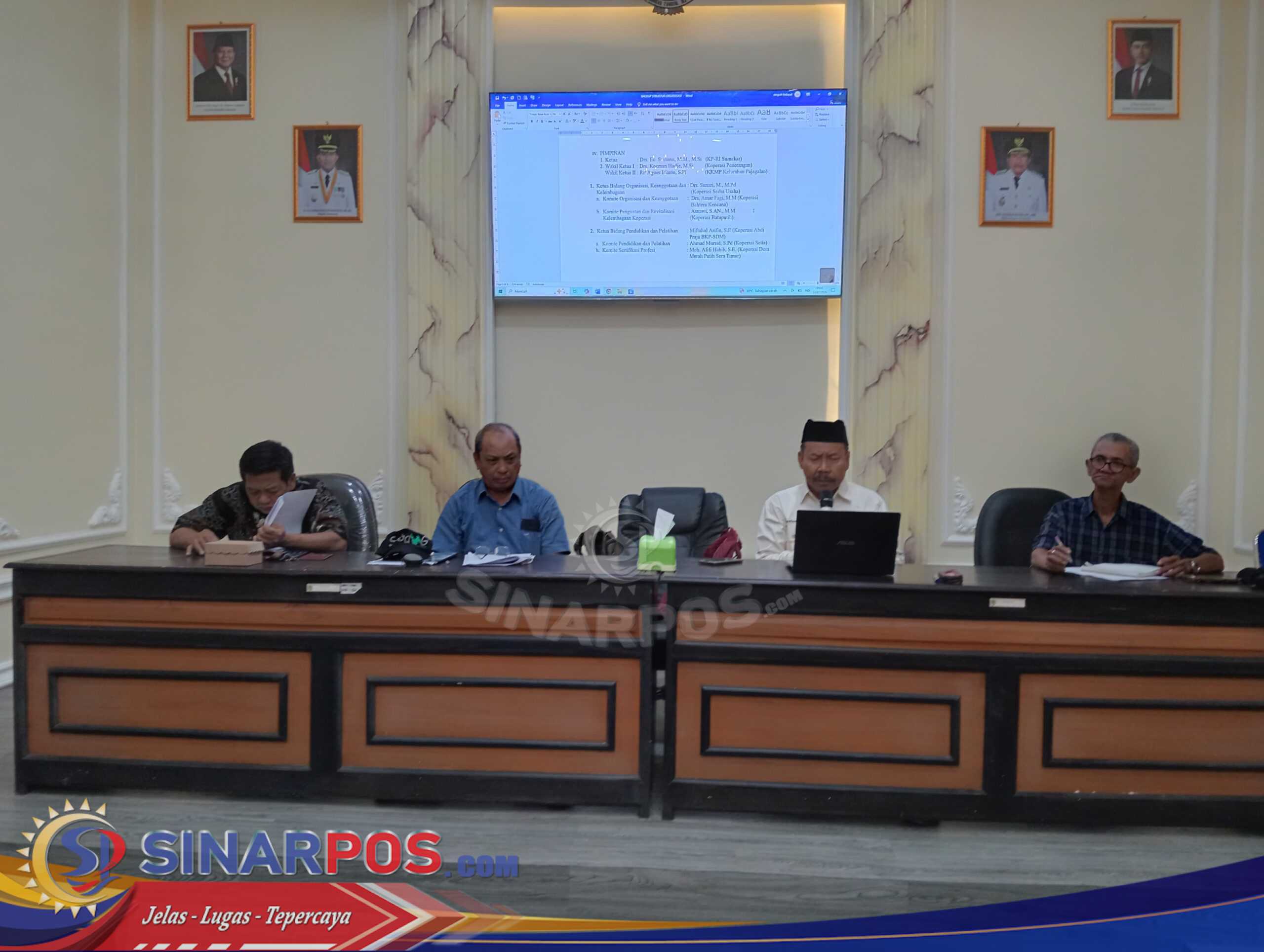 Dekopinda Sumenep Rapat Perdana Penyusunan Program Kerja 2025–2030 Tekankan Solusi Konkret Perkoperasian Dekopinda Sumenep Rapat Perdana Penyusunan Program Kerja 2025–2030 Tekankan Solusi Konkret Perkoperasian
