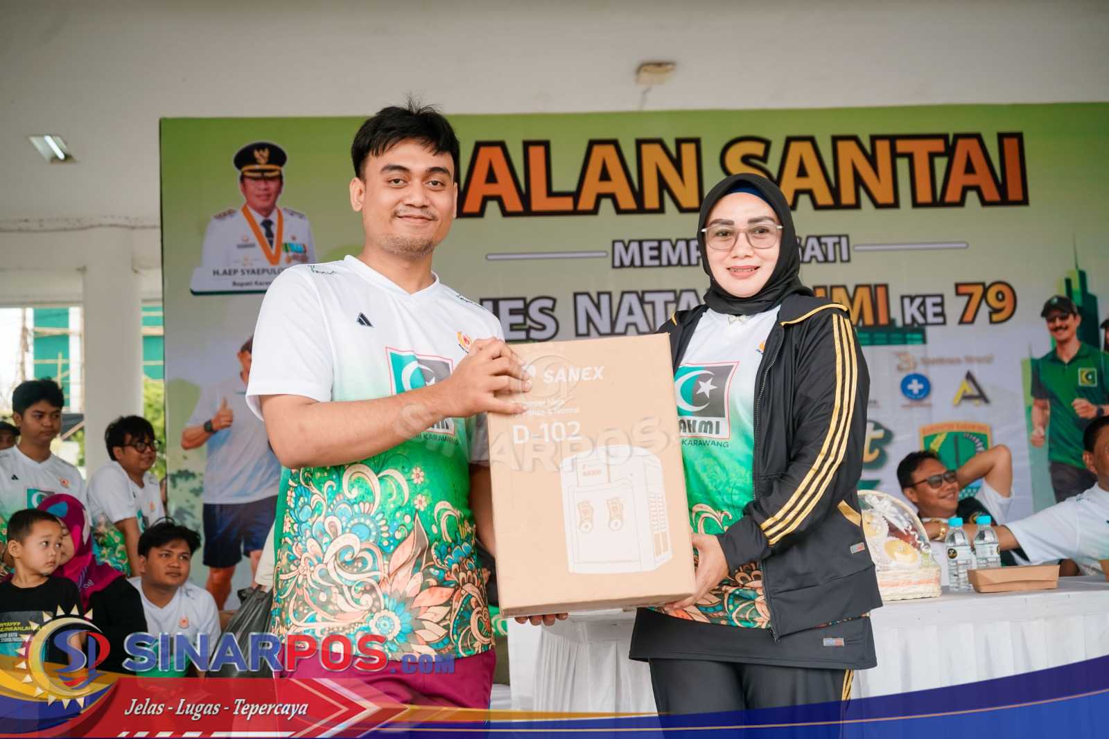 Hj Sri Rahayu Hadiri Jalan Sehat KAHMI Karawang