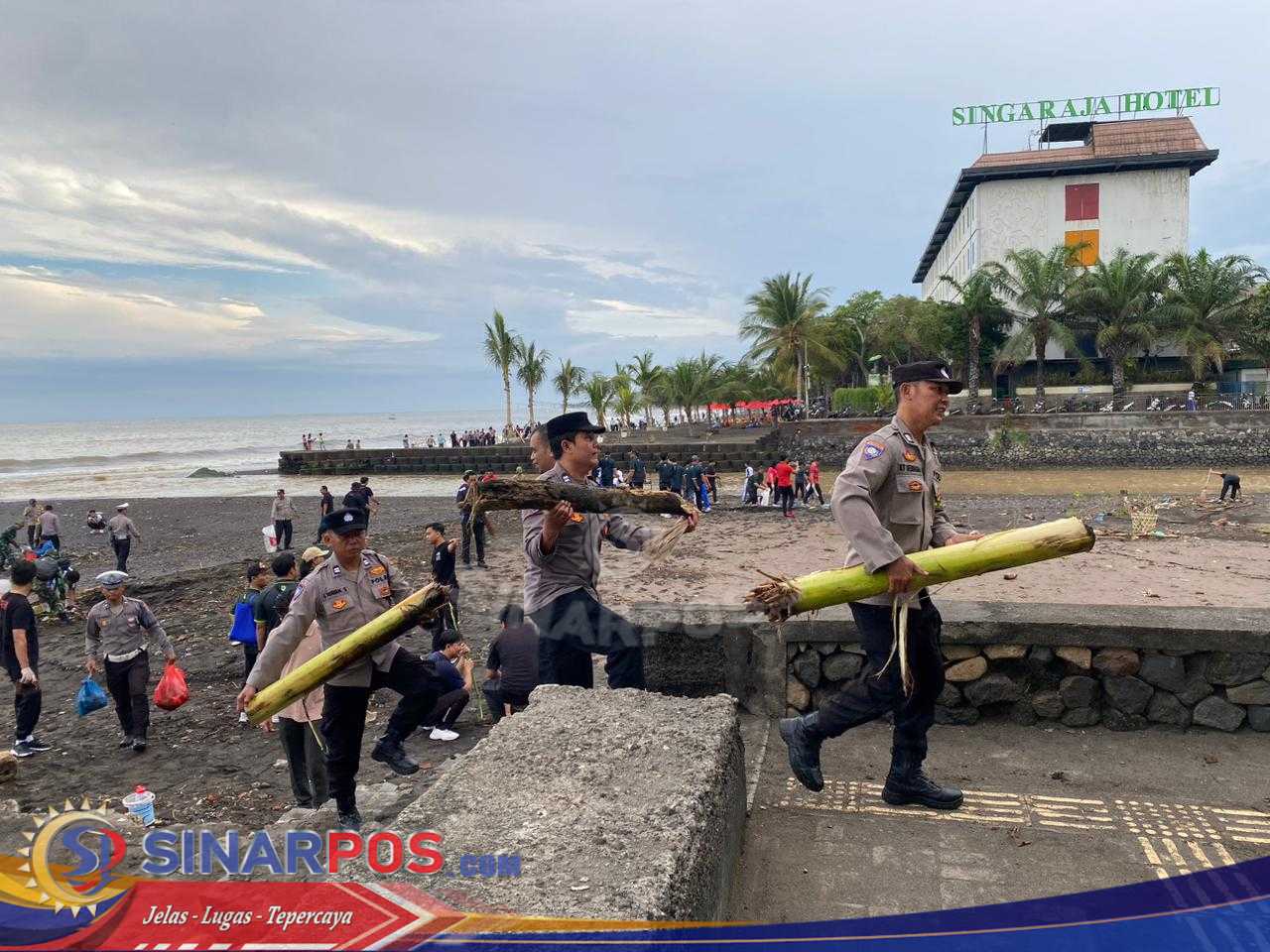 Polres Buleleng Dan Jajaran Bersihkan Pantura Dan Sungai