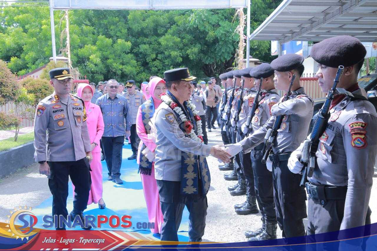 Kapolda NTB Kunker ke Polres Bima Kabupaten, Salurkan Bansos hingga Beri Arahan Personel
