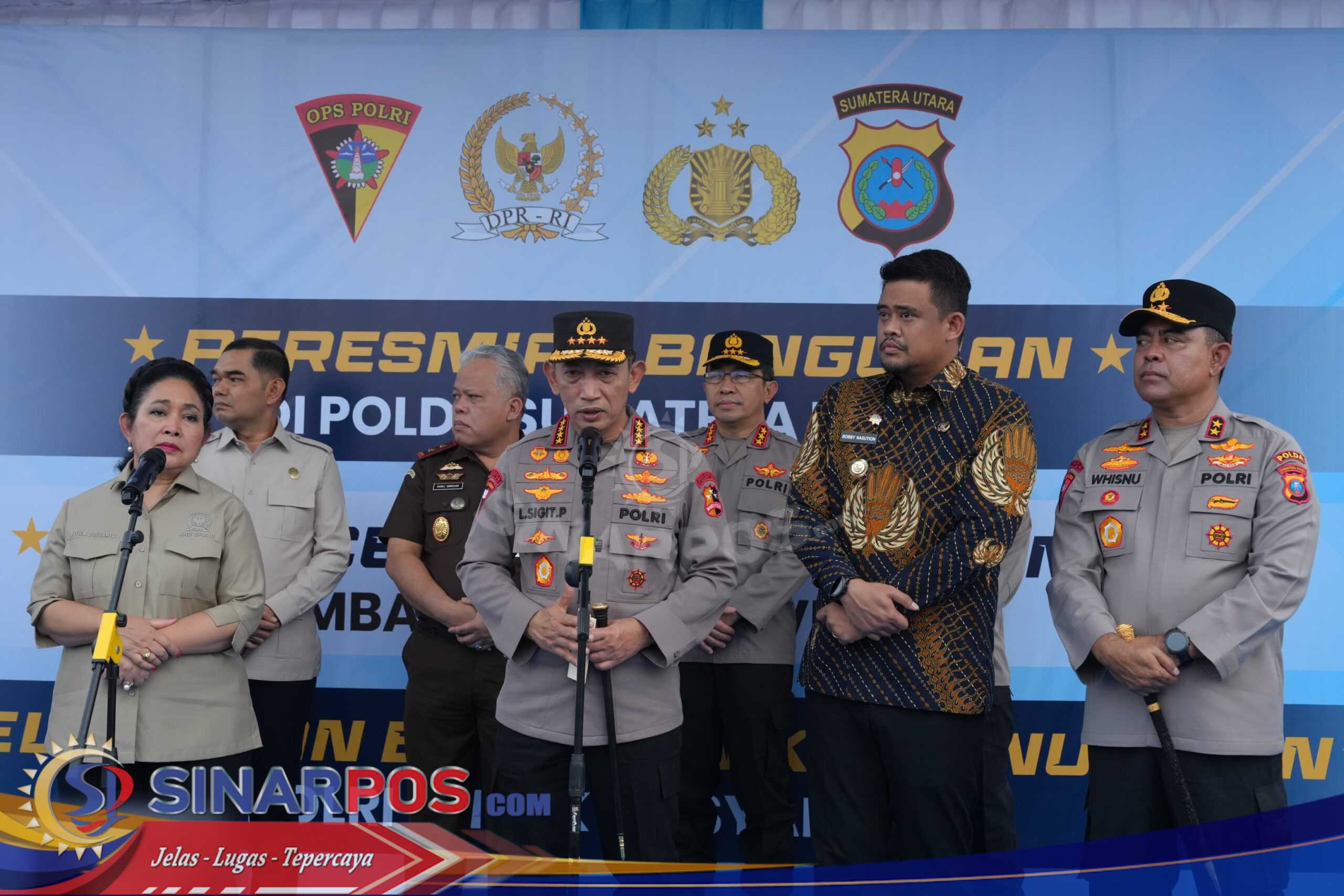 Polri Lepas 22 Kontainer Bantuan Kemanusiaan untuk Korban Bencana di Sumatera