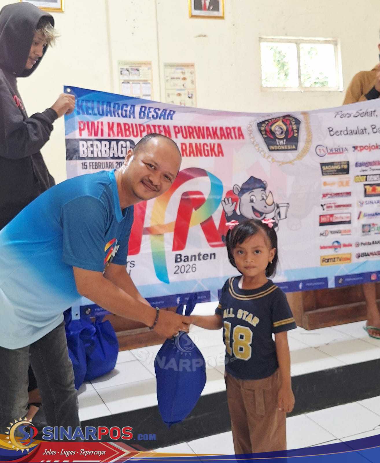 Menjelang Ramadhan 1447 H PWI Purwakarta Berbagi Sembako  Untuk Warga Desa Bunder