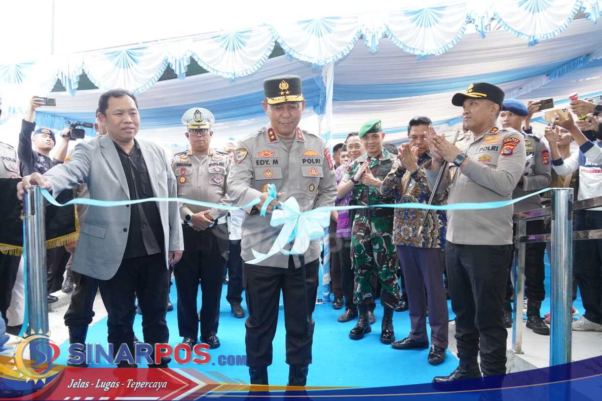 Kapolda NTB Kunker ke Lombok Timur, Resmikan Gedung BPKB hingga Serahkan Bansos