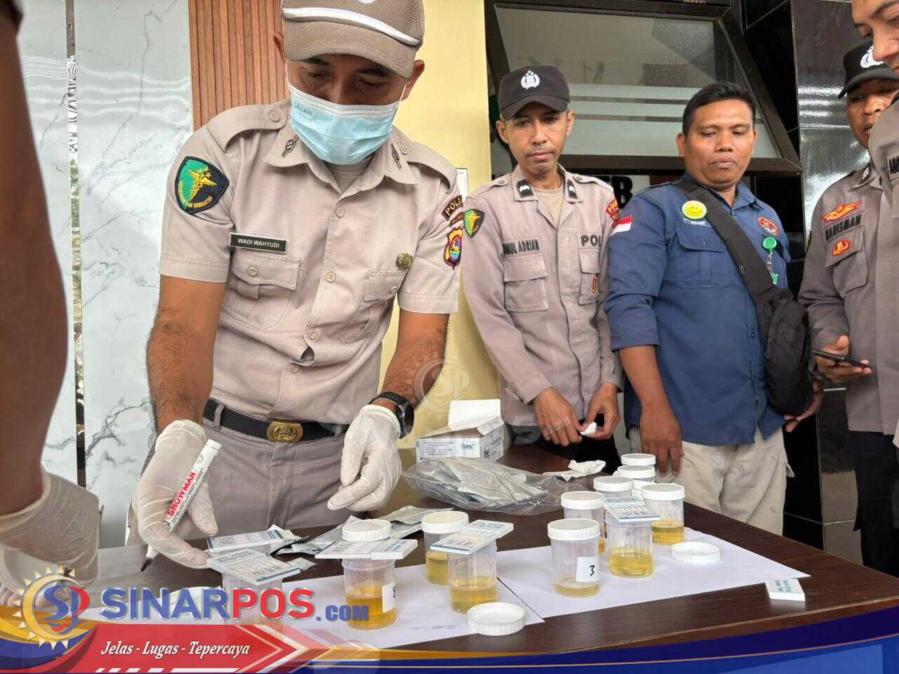 Polda NTB Pastikan Personel Bebas Narkoba, Biddokkes dan RS Bhayangkara Jalani Tes Urine