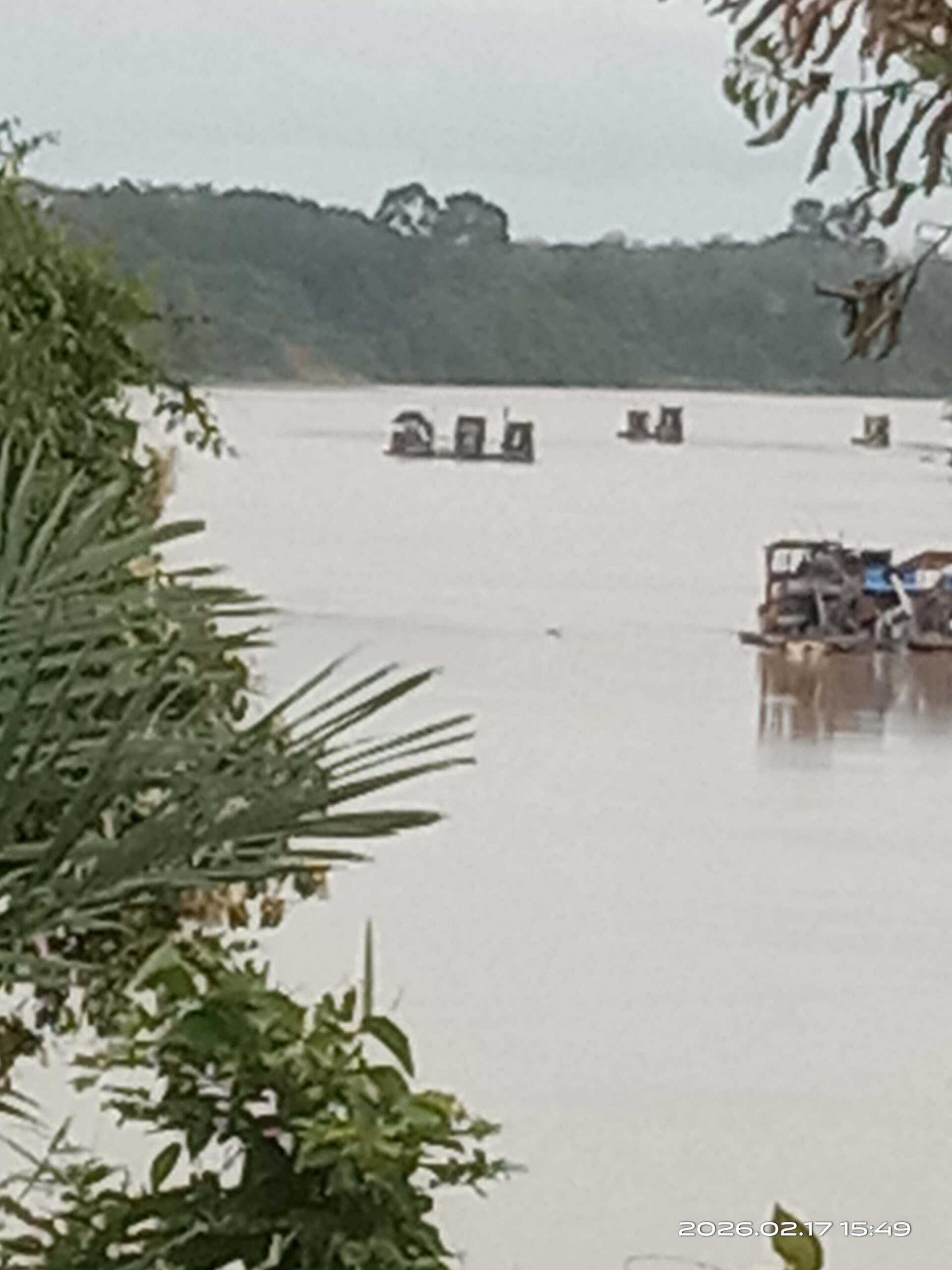 SULIT PENAMBANG EMAS DI TERTIP KAN ??- KARNA DI BELAKANG NYA ADA PEJABAT BERSERAGAM