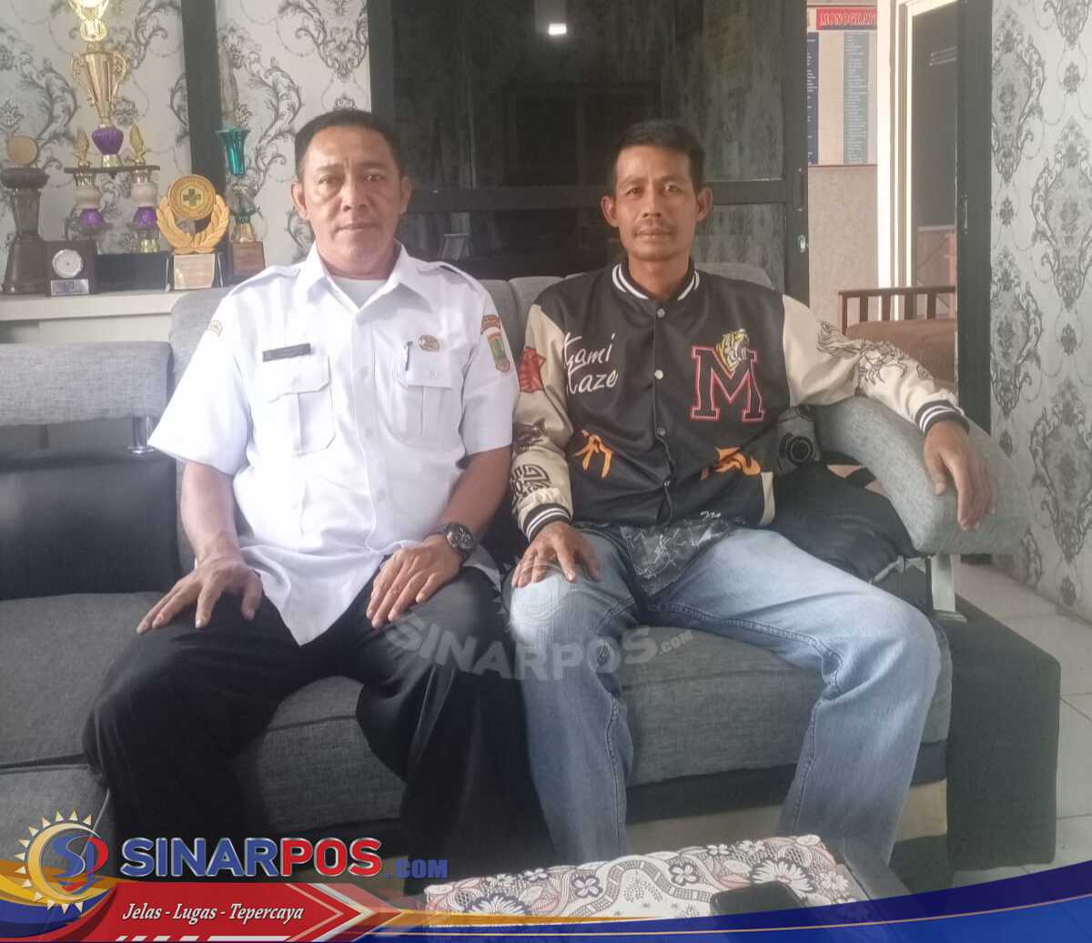 Kepala Desa Cahyadi/sawer Bersinergi dengan masyarakat Aceng Sugriwa ketua padepokan putra Banten sejati , membangun desa