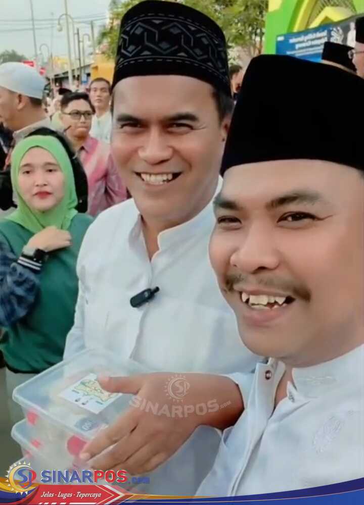 Safari Ramadan: Kades Kamojing dan Wakil Bupati Karawang Berbagi Takjil di Cikampek