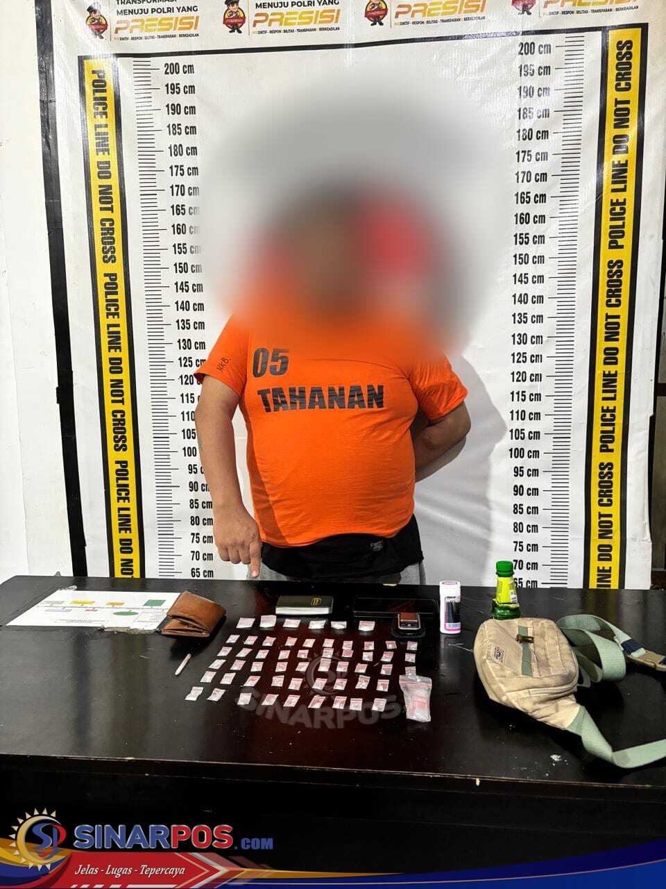 Personel Dit Samapta Polda Sumut Amankan Pemuda Bawa Samurai Saat Patroli di Wilayah Polres Pelabuhan Belawan Personel Dit Samapta Polda Sumut Amankan Pemuda Bawa Samurai Saat Patroli di Wilayah Polres Pelabuhan Belawan