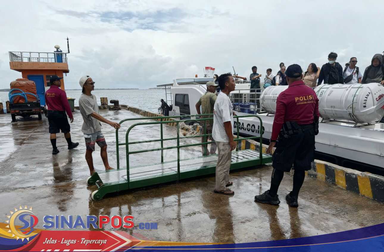 Patroli Ditpamobvit Polda NTB, Intensifkan Pengamanan di Pelabuhan Wisata Lombok Utara Patroli Ditpamobvit Polda NTB, Intensifkan Pengamanan di Pelabuhan Wisata Lombok Utara