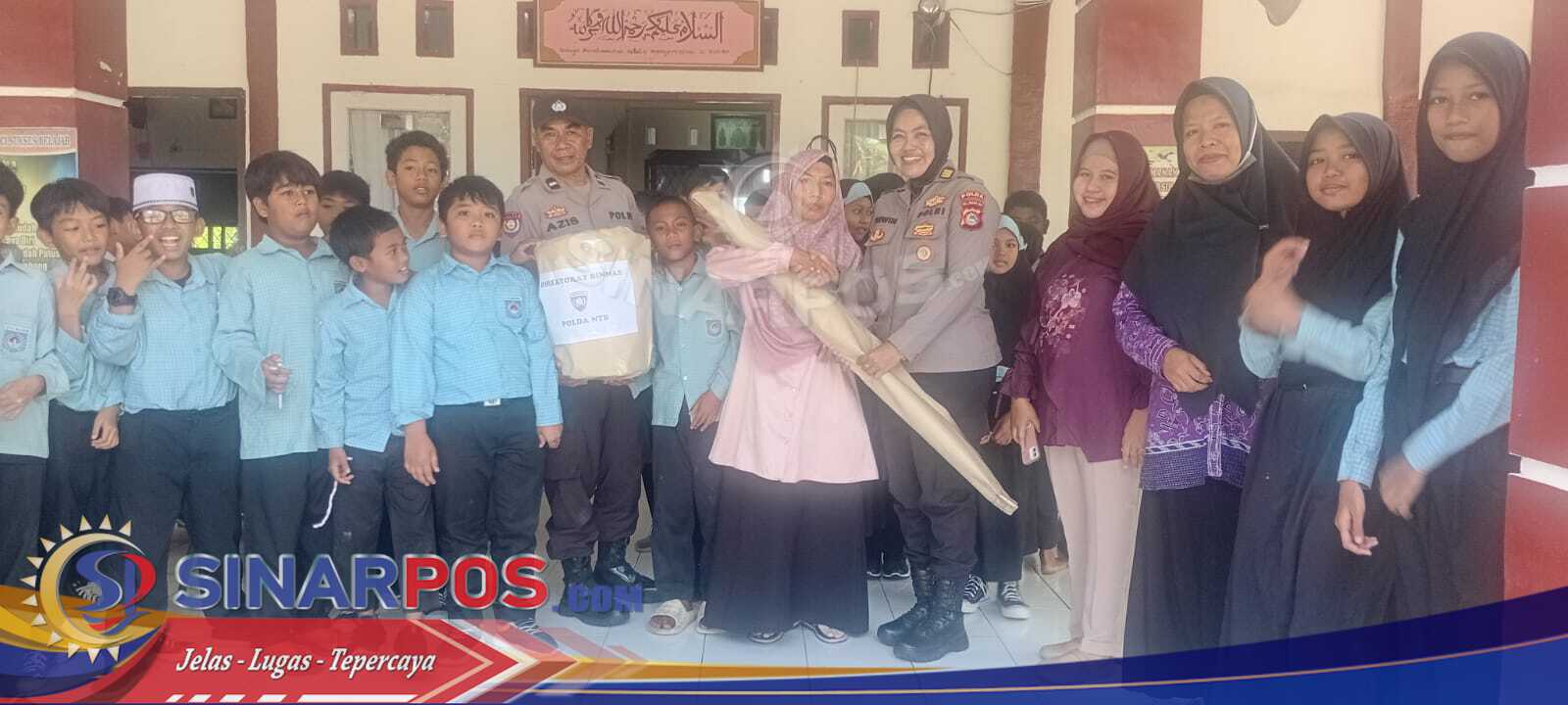 Polda NTB Tanamkan Kesadaran Kamtibmas Sejak Dini kepada Siswa SDN 4 Bajur