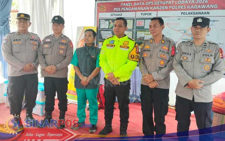 Kapolres Karawang Tinjau Pos Pengamanan Kartim dan Kanzen, Beri Motivasi Personel Pengamanan Mudik‎