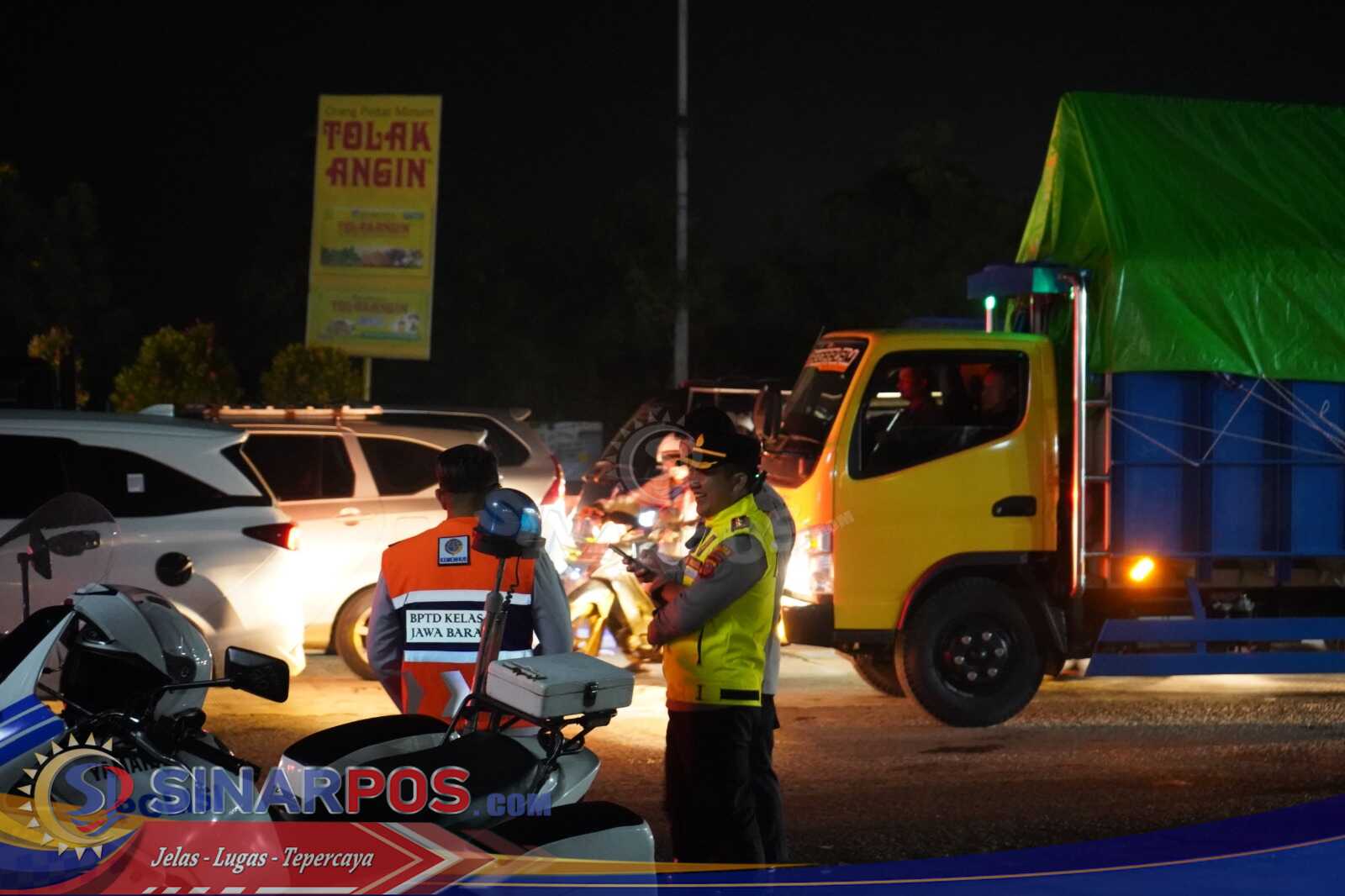 Arus Balik Memuncak, Polres Purwakarta Sigap Atur Lalu Lintas di Cikopo