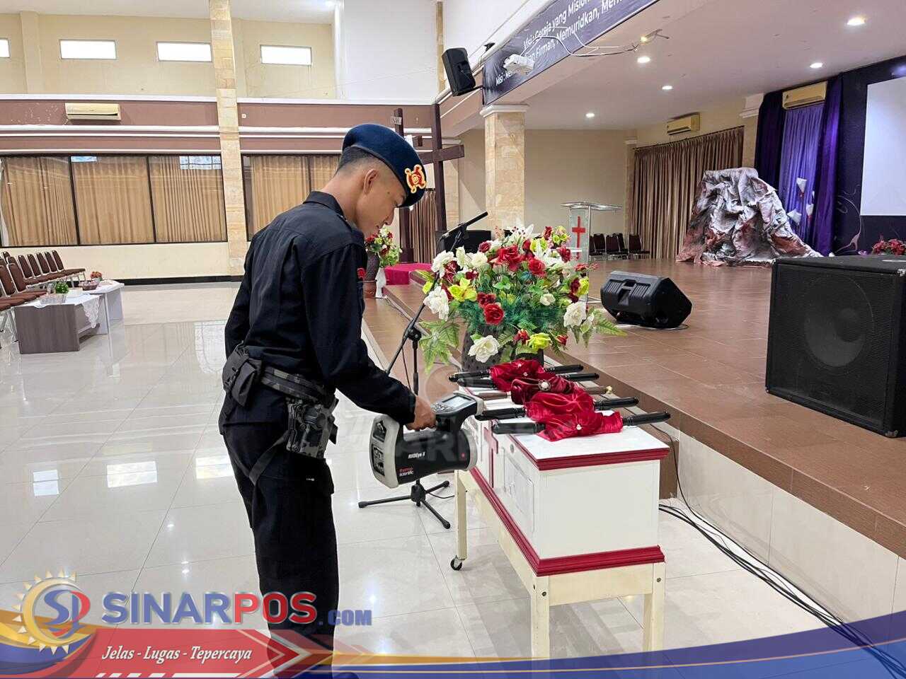 Jelang Paskah, Brimob dan Unit K9 Polda NTB Sterilisasi Gereja di Mataram