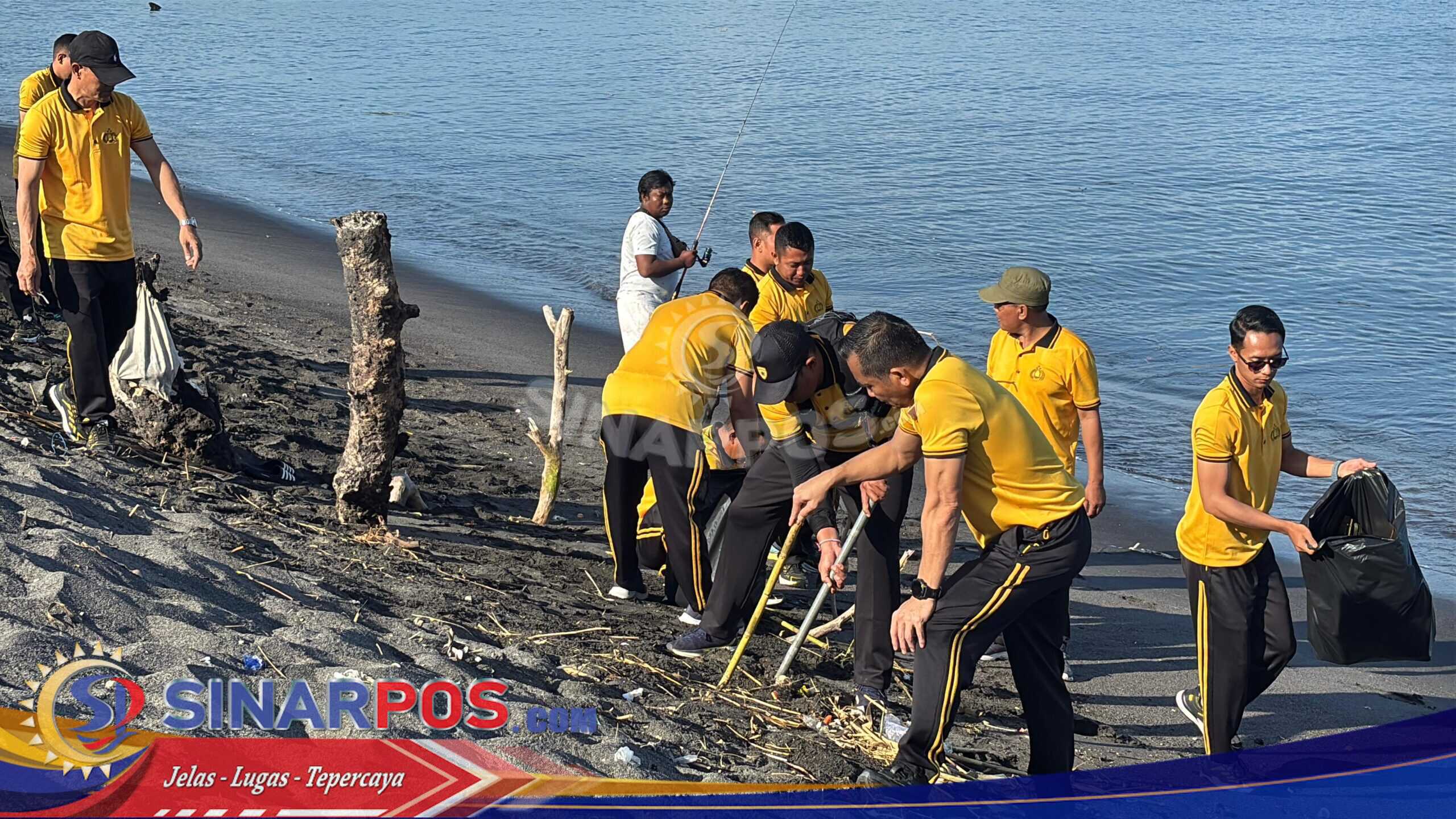 Pantai Cantik di Kota Mataram Jadi Sasaran Kegiatan Bersih Pantai
